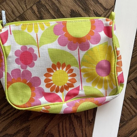 Lot of five make up bags! - Picture 15 of 15